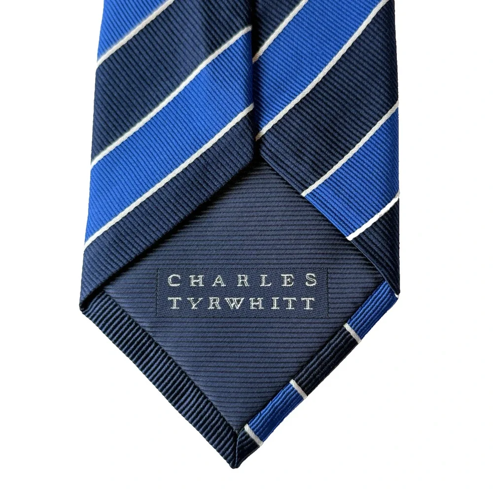CHARLES TYRWHITT Men's 100% Silk Necktie Designer Blue &‎ White Striped EUC